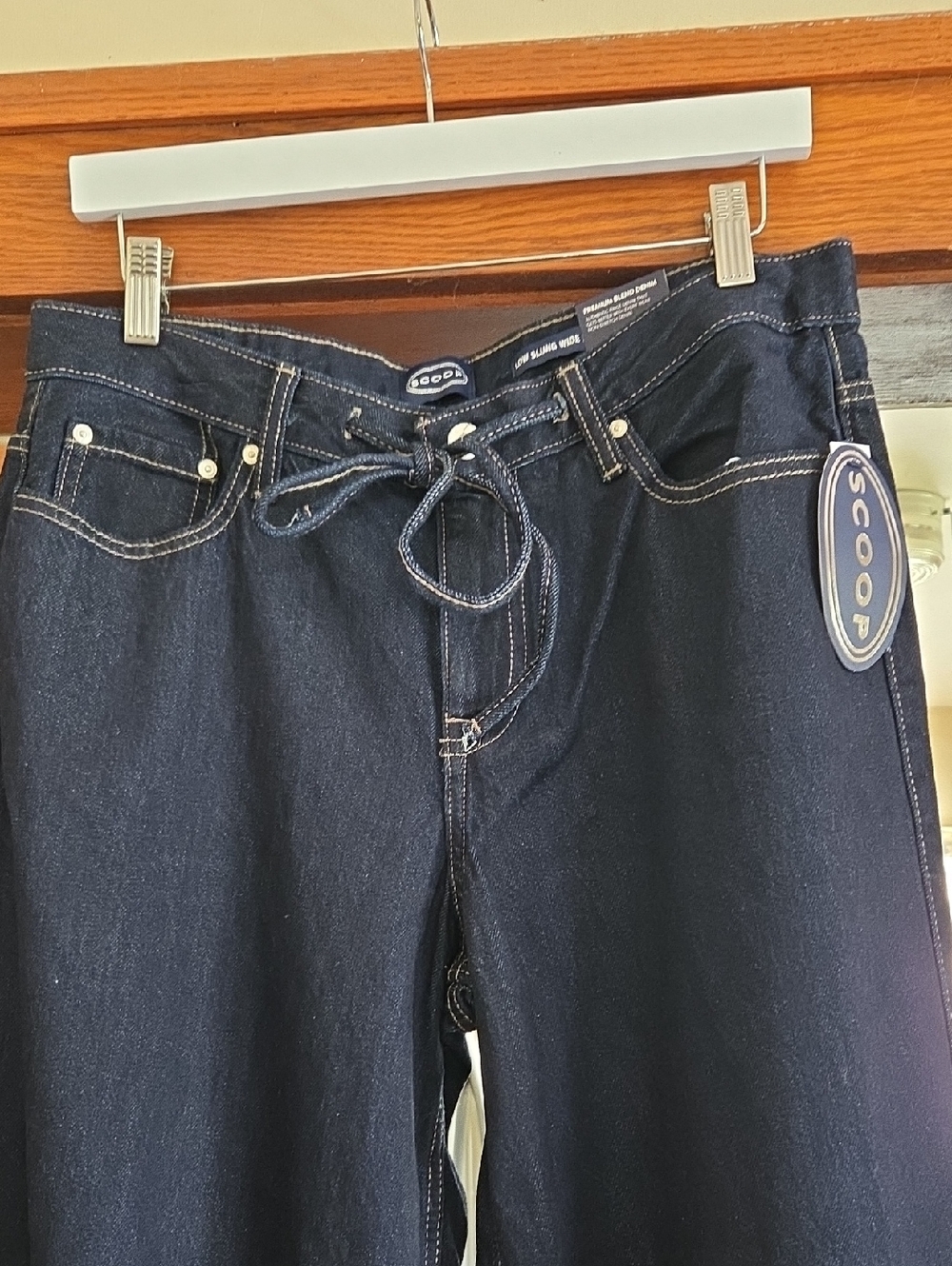 Classic Dark-Wash Scoop Jeans – Size 6 (32) - Picture 2 of 6